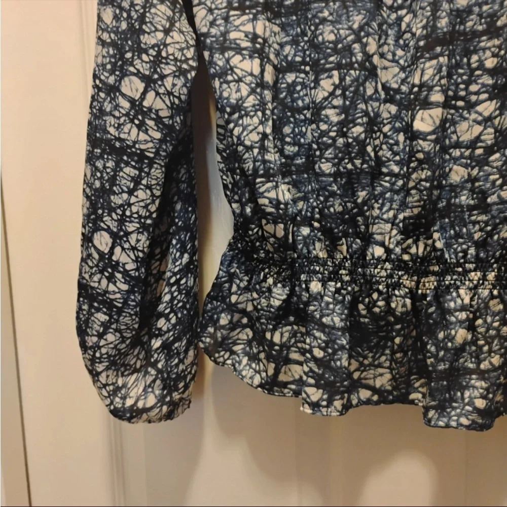 Michael Kors Long Sleeve Abstract Print Blue and White Blouse Size L